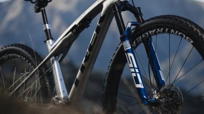 Trek Supercal SL 9.6 L Matte Carbon/Gloss Black Splatte Produktbild 6